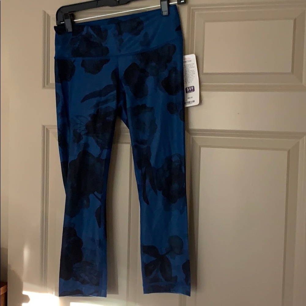 Lululemon Wunder Under crop NEW 6